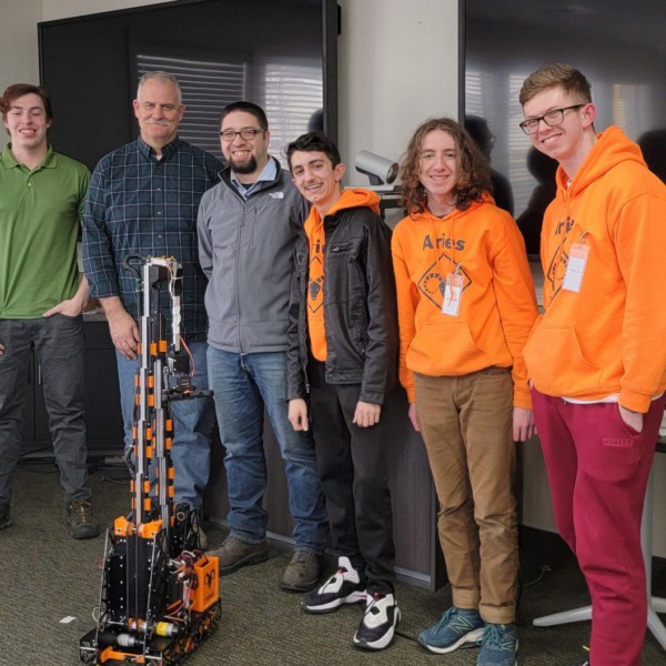 Roseburg-sponsored FTC robotics team advances to World Championship